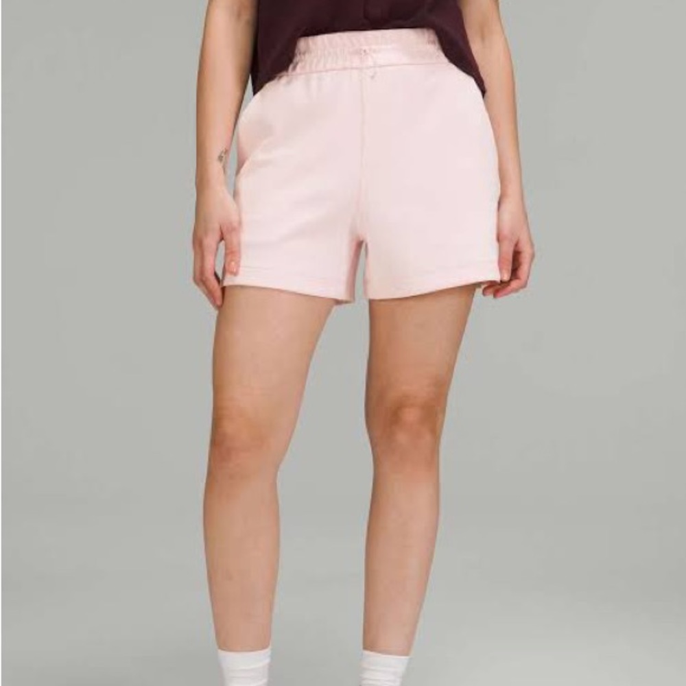 STRAWBERRY MILKSHAKE SOFTSTREAM SHORT